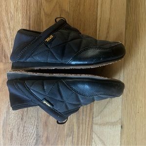 TEVA KIDS reEMBER size 13 EUC